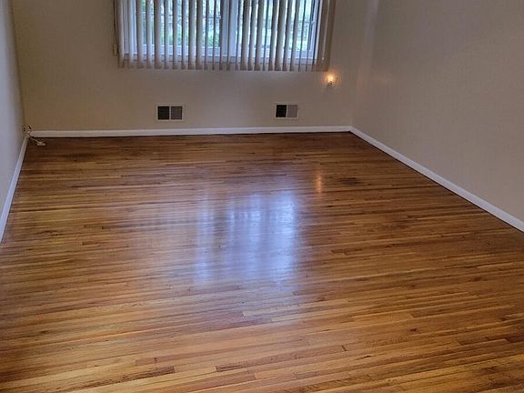 2nd image of 370 Arden Ave
