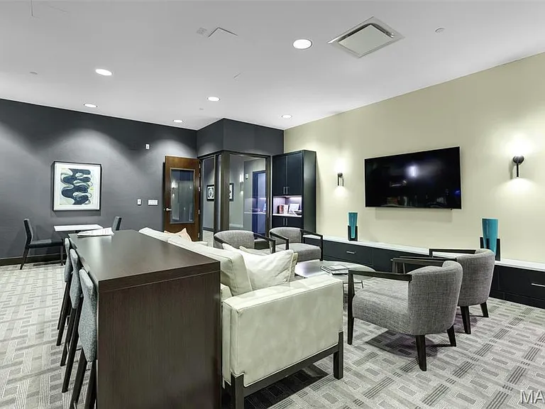 8025 Maryland Ave #2H — Photo 17
