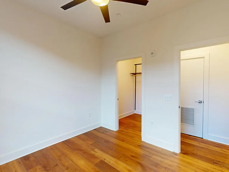 1312 King St #207 — Photo 16