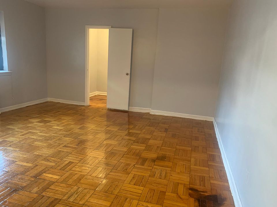 1st image of 425 Mount Prospect Ave APT 215