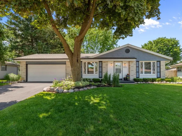 W243N6613 Oxford ROAD, Sussex, WI 53089