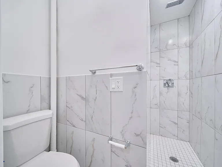 153 Norfolk St #B — Photo 7