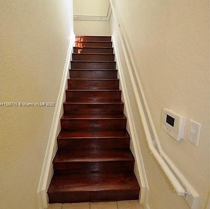 3rd image of 2201 Belmont Ln #2201