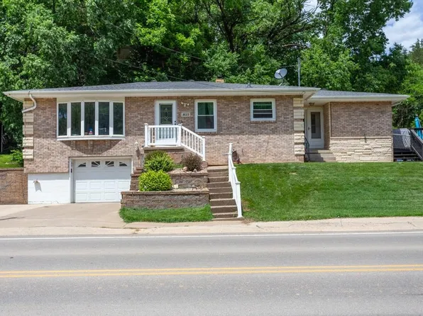 1615 W 32nd St, Dubuque, IA 52001