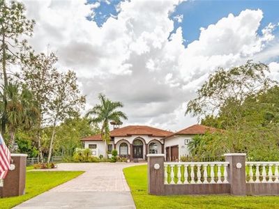 360 37th Ave NE, Naples, FL, 34120