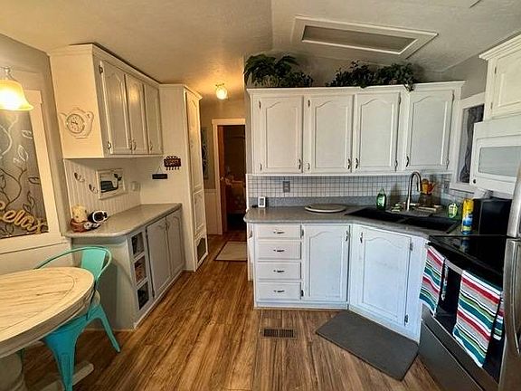4th image of 3403 E Main St #3141