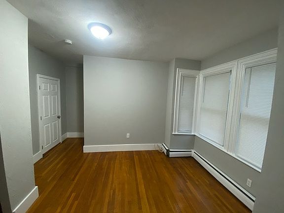 4th image of 28 Bowers Ave #2