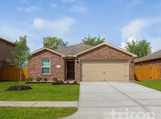 680 Totem Trail Dr, La Marque, TX 77568