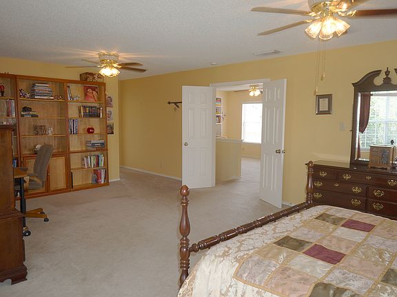 5th image of 10307 Silverbrook Pl