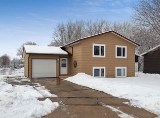 947 W Village Cir SE, Rochester, MN 55904