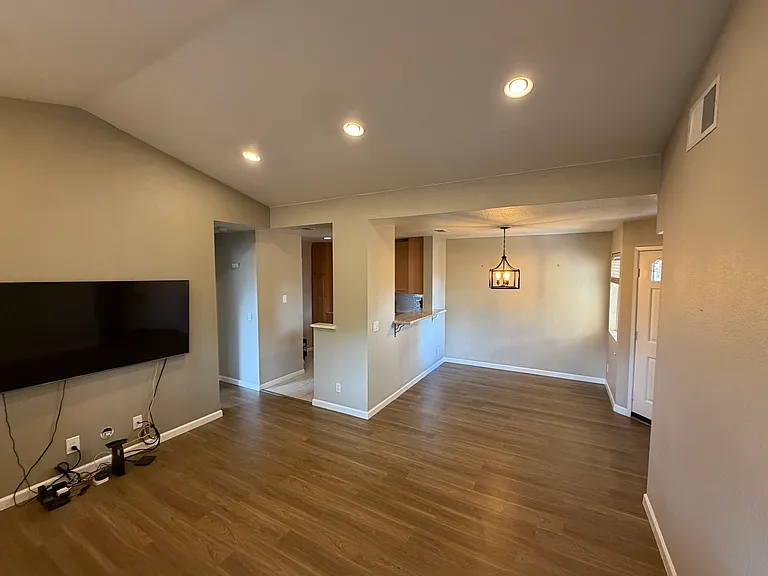 6933 Stagecoach Rd #H — Photo 5