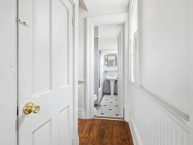 5109 Montgomery Rd — Photo 3