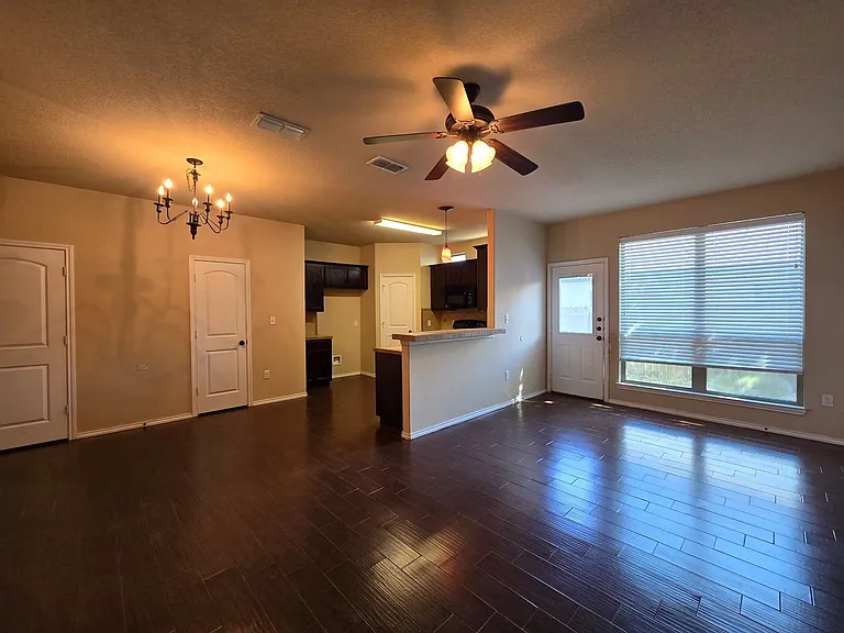 203 Anne Louise Dr — Photo 6