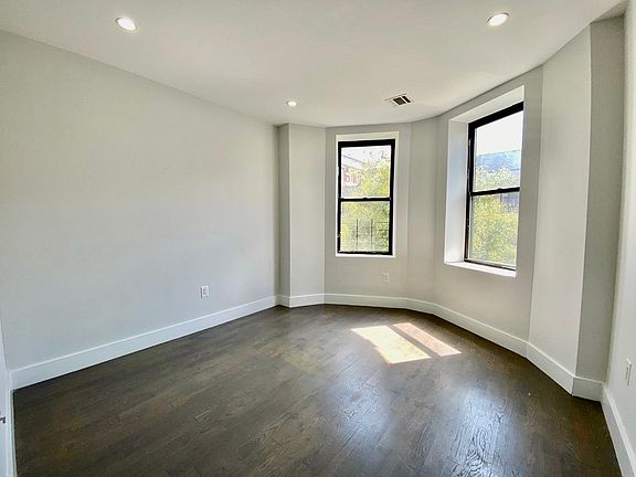 2nd image of 1103 Carroll St #33