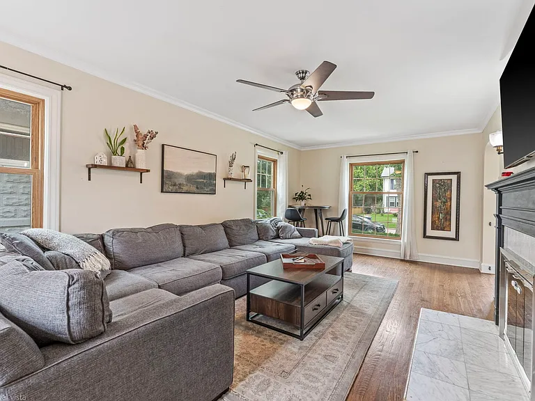759 Laurel Ave — Photo 5