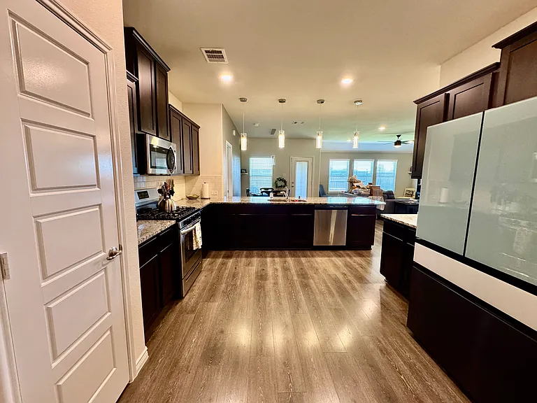 2369 Rosaline Dr — Photo 3