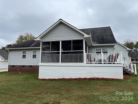 2nd image of 125 Silver Birch Ln