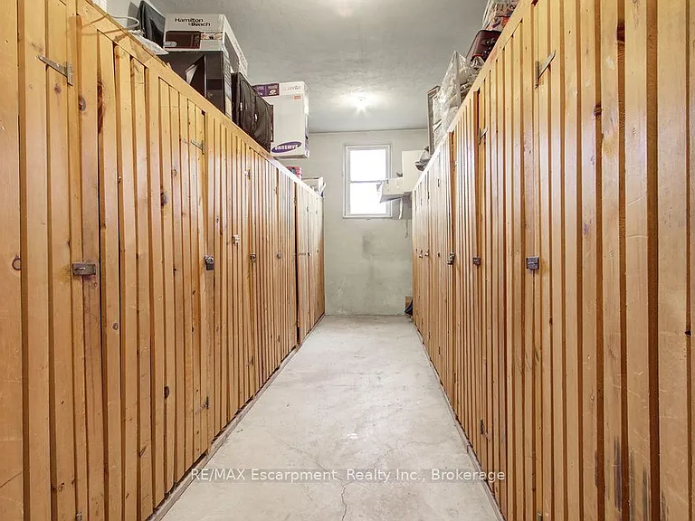 830 Robinson St #204 — Photo 21