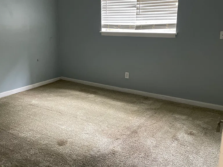 215 Camelot Dr #215 — Photo 8