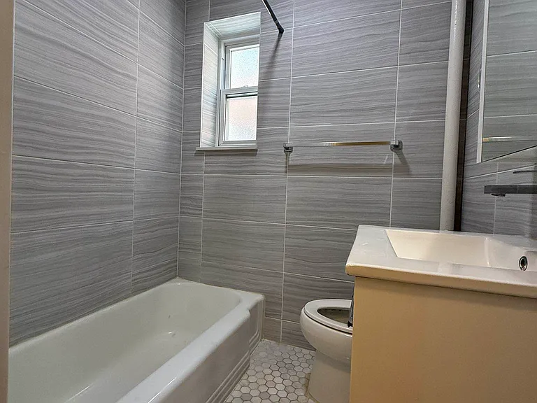 4133 49th St #1R — Photo 14