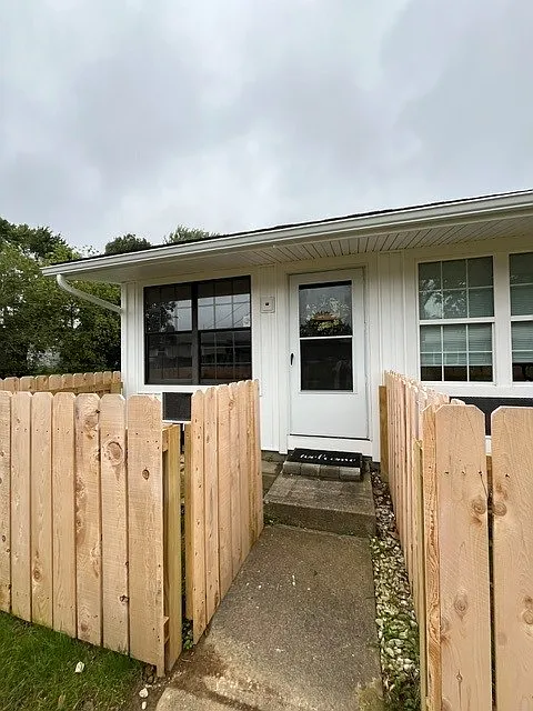 Studio, 600 sqft, $700 — Photo 2