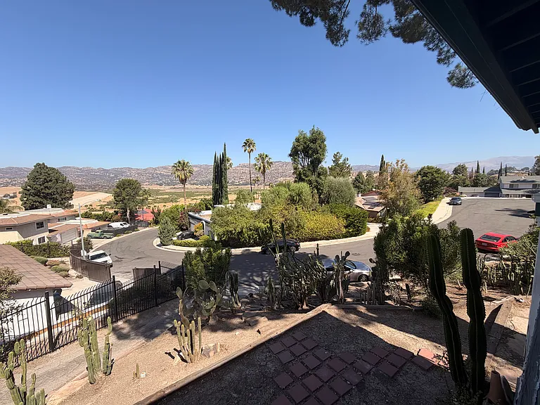 8625 Delmonico Ave — Photo 17
