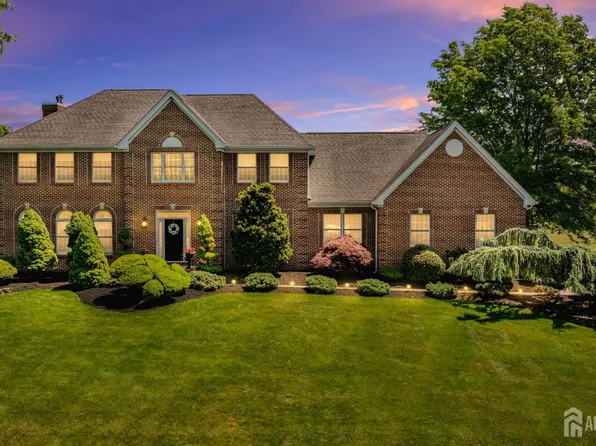 11 Windmill Ct, Plainsboro, NJ 08536