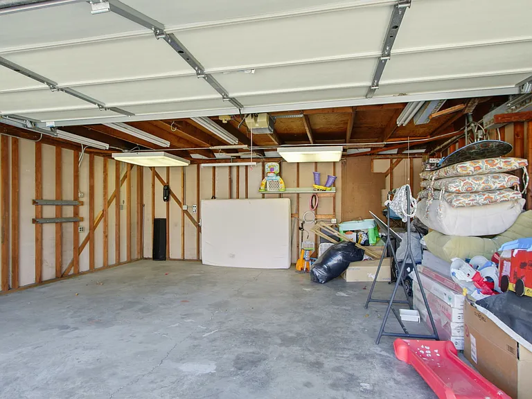 12610 Paseo Flores — Photo 40