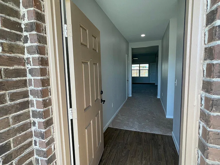 136 Voss — Photo 2