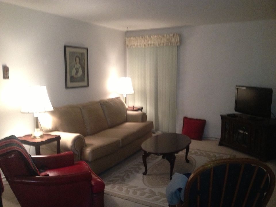 1st image of 25500 Chatworth Dr
