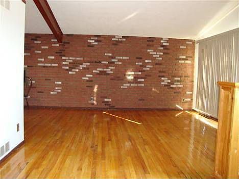 3rd image of 1 Hinchcliffe Dr