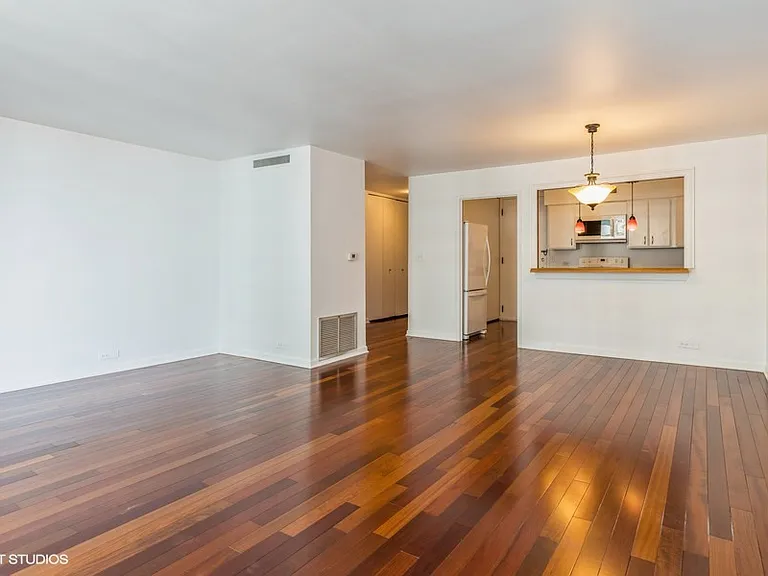 6007 N Sheridan Rd #19D — Photo 5