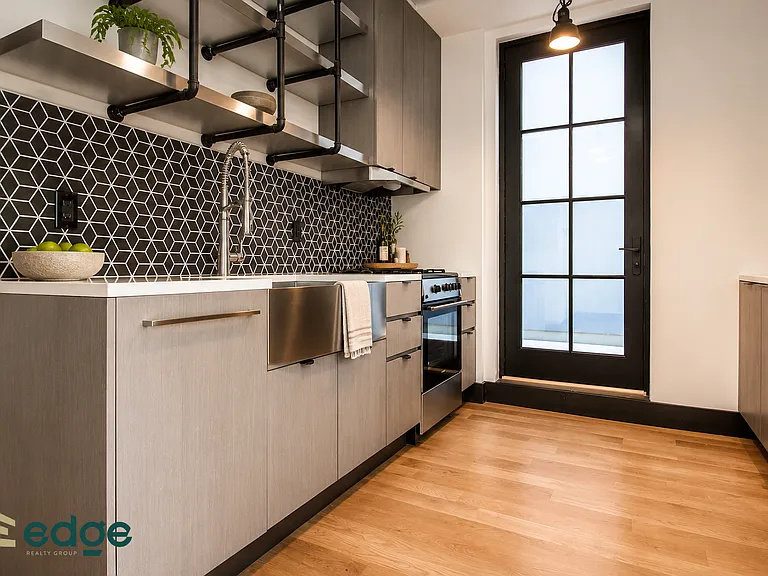 82 Jefferson St #5C — Photo 2