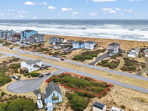 4th image of 1270 Ocean Shores Boulevard SW