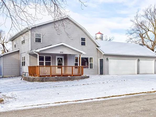 209 Eugene St, Radcliffe, IA 50230