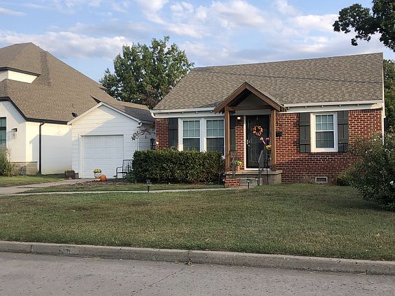 Front of the house. New roof