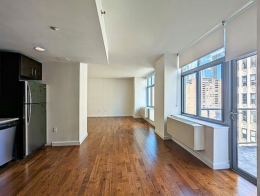 3rd image of 260 W 26th St APT 11L