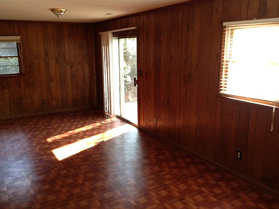 New Flooring - Large De