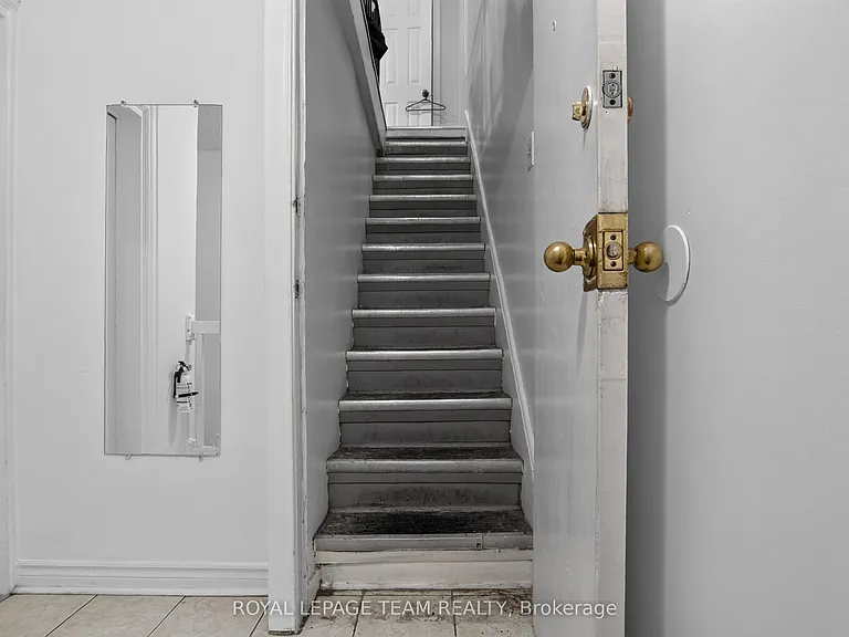 4 Eccles St #5 — Photo 5