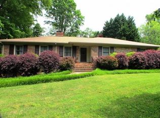 1222 Lynbrook Dr, Charlotte, NC 28211