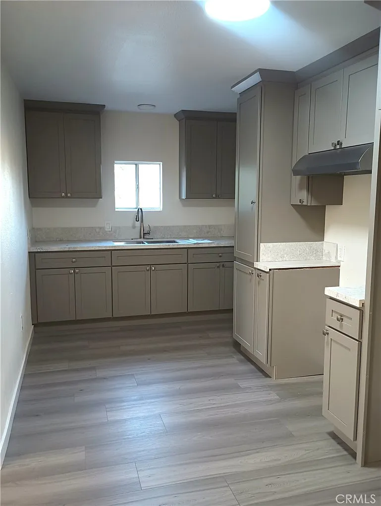 2 bed, 750 sqft, $2,200 — Photo 1