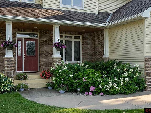 2nd image of 113 Oak Marsh Dr