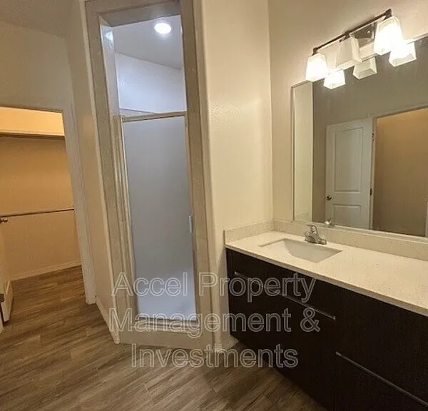 1012 W La Pointe Ave #1 — Photo 12