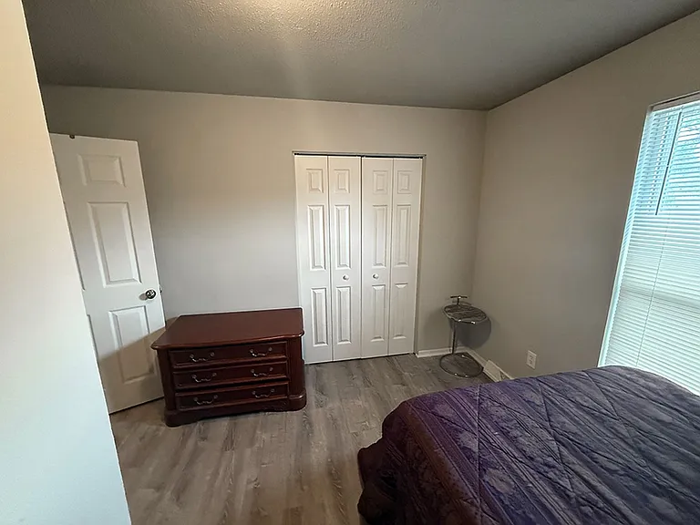212 Wheaton Ct — Photo 13