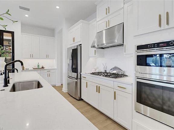 3rd image of 15338 Aprile ST