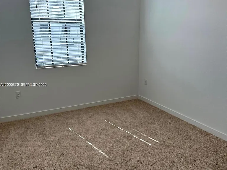 853 SW 12th St — Photo 11