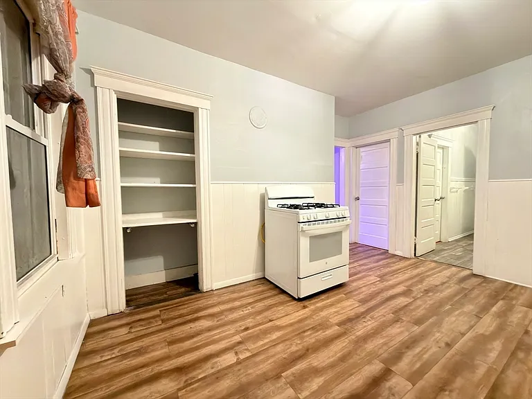 90 Vernon St #3 — Photo 27