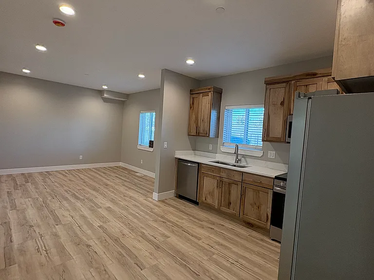 338 E Main St #4 — Photo 7