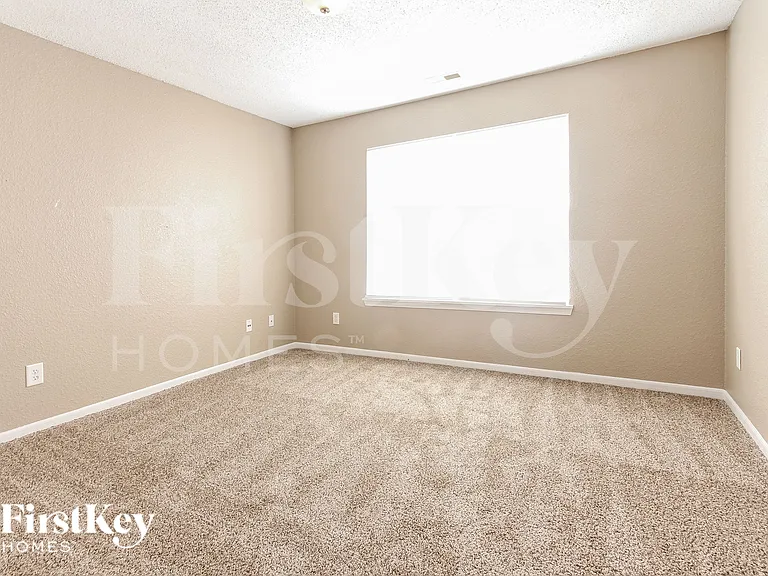 1820 Long Lake Dr — Photo 7
