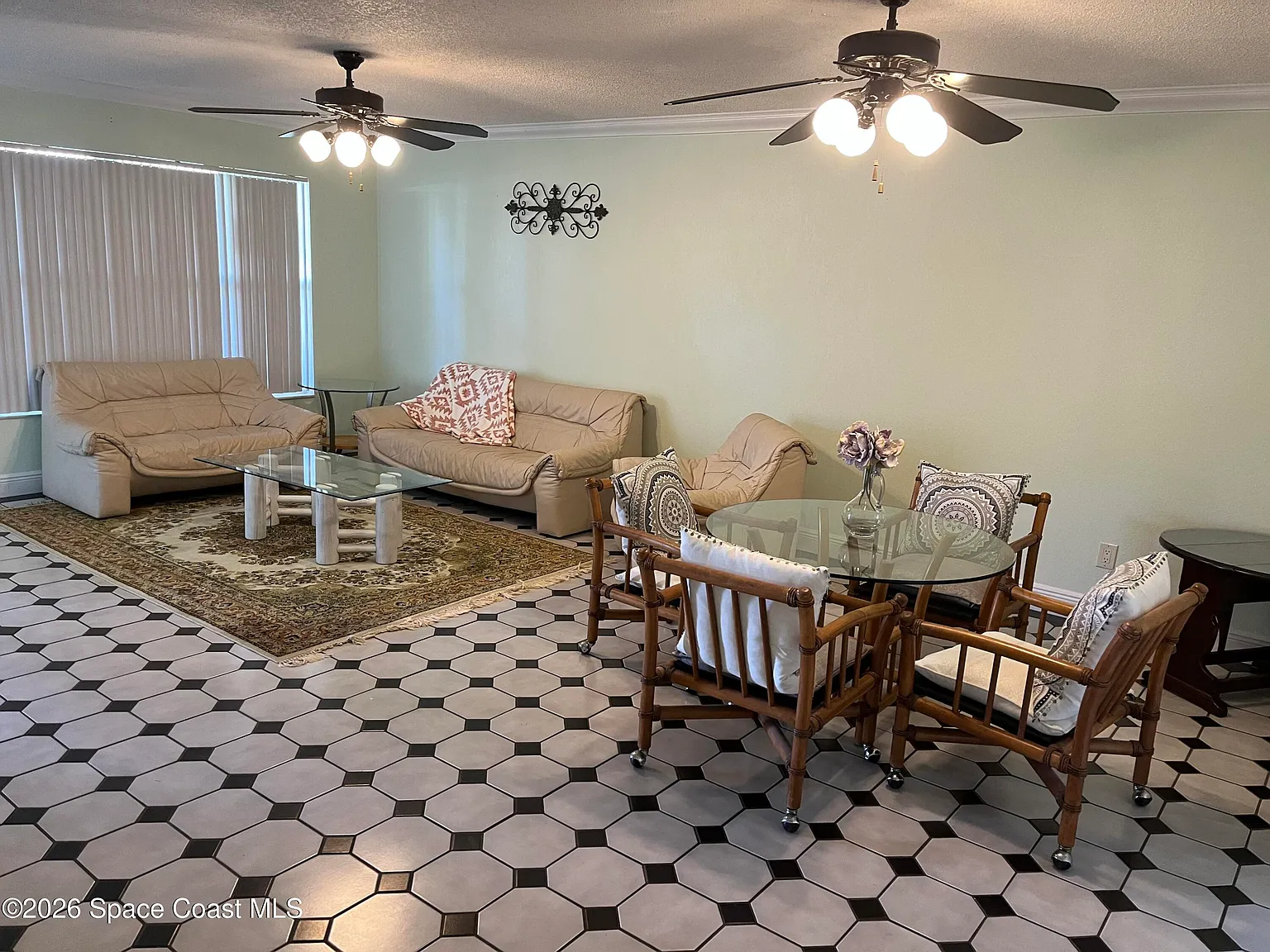 3 bed, 2.5 bath, 1668 sqft, $2,390 — Photo 4